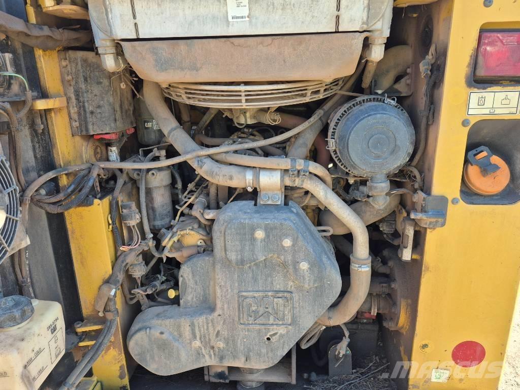 CAT 249 D Lietoti riteņu kompaktiekrāvēji