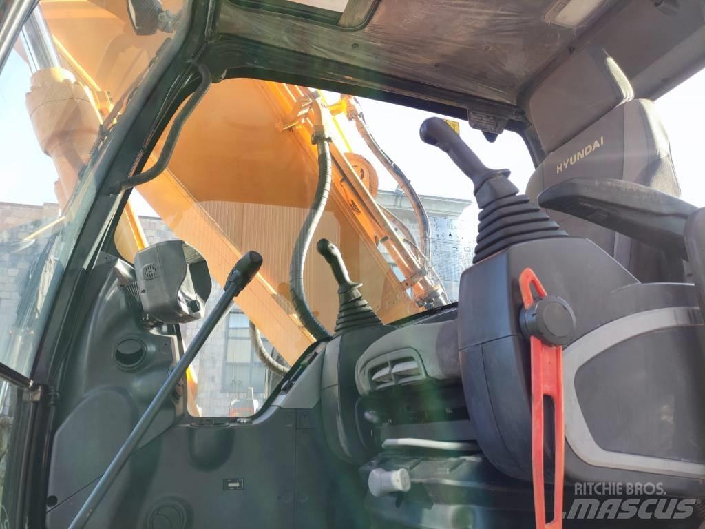 Hyundai R220NLC-9A Kāpurķēžu ekskavatori