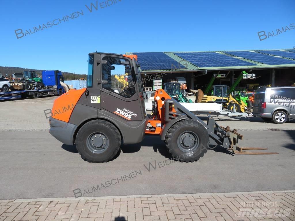 Hitachi ZW 95 Iekrāvēji uz riteņiem