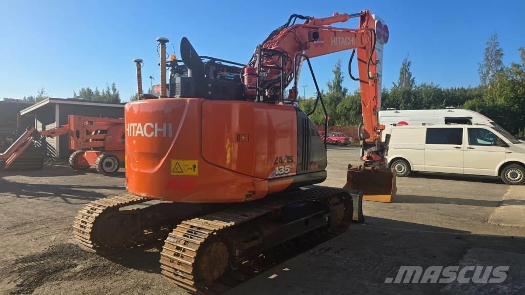 Hitachi ZX 135 US-6 Kāpurķēžu ekskavatori