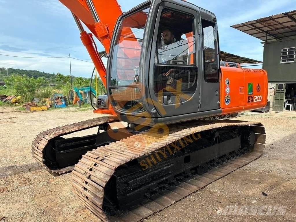 Hitachi EX 200-5 Kāpurķēžu ekskavatori