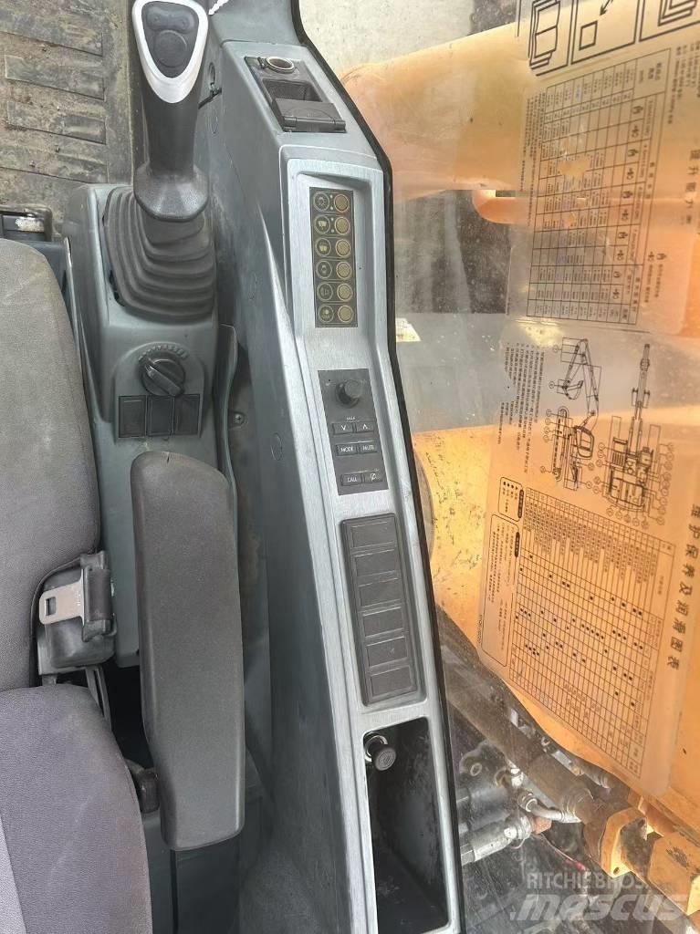 Hyundai R220LC-9S Kāpurķēžu ekskavatori