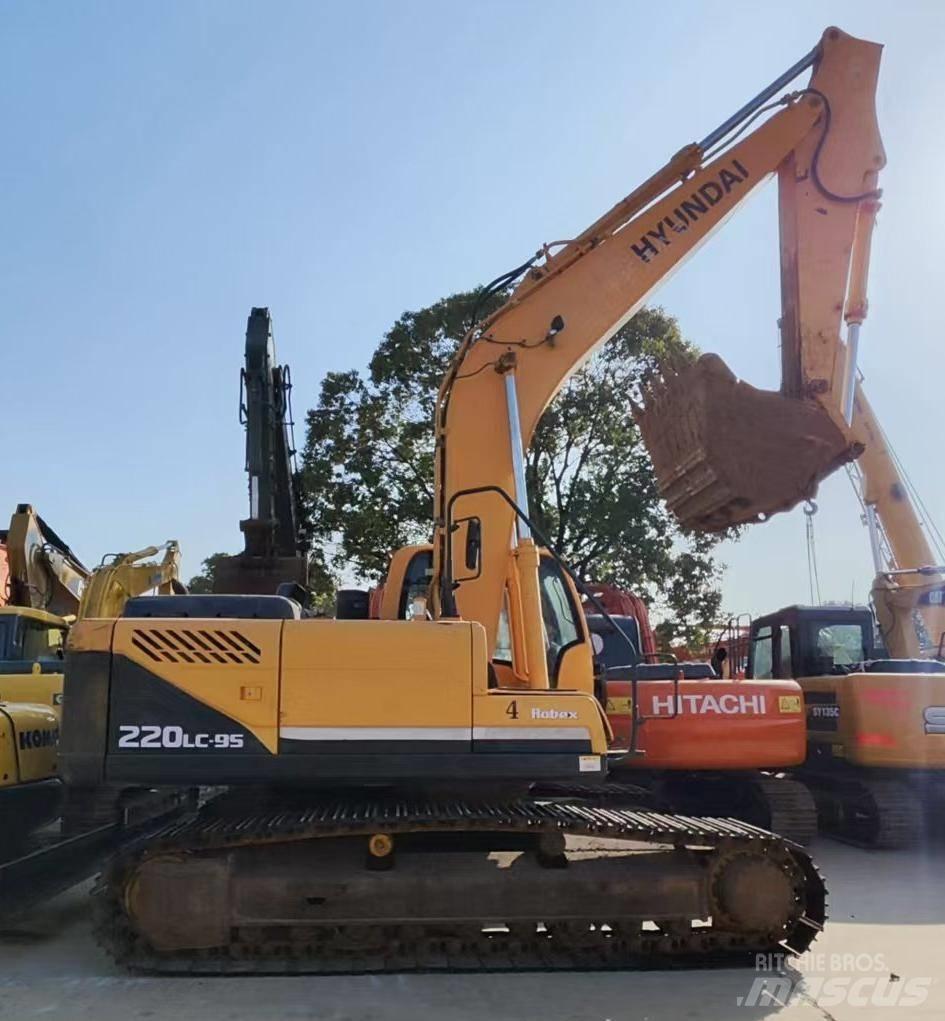 Hyundai R220LC-9S Kāpurķēžu ekskavatori