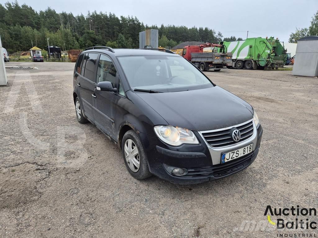 Volkswagen Touran Automašīnas