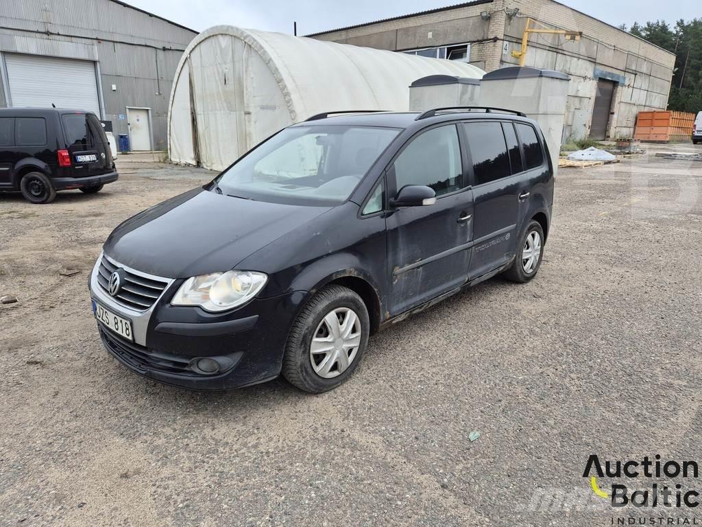 Volkswagen Touran Automašīnas