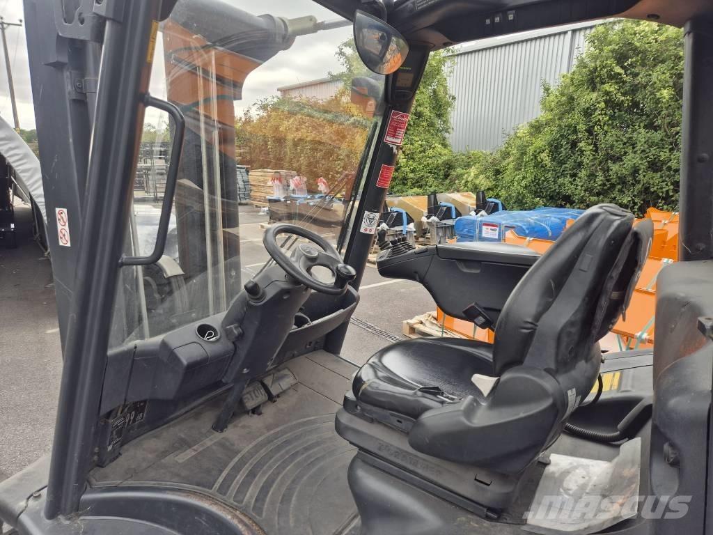 Linde H40D-02 Tehnika ar dīzeļa dzinēju