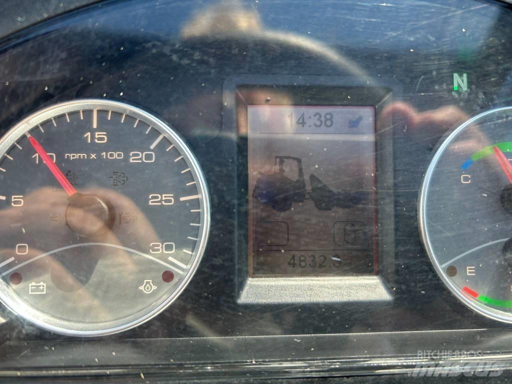 Ahlmann AX850 Iekrāvēji uz riteņiem