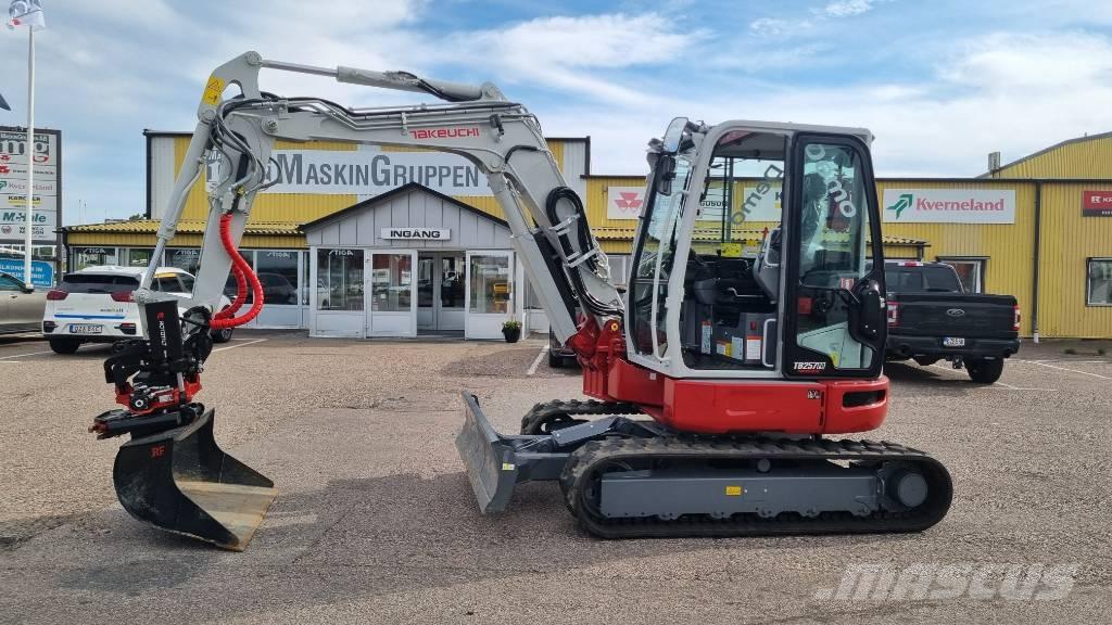 Takeuchi TB 257 FR Mini ekskavatori < 7 t