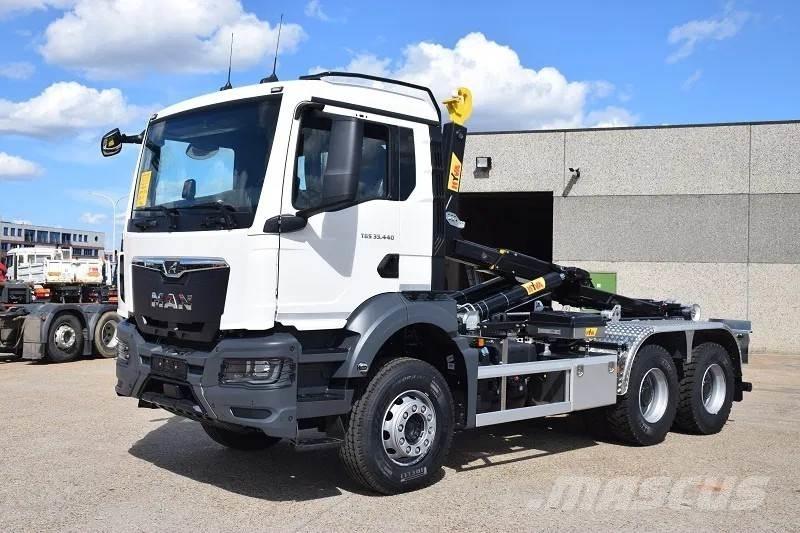 MAN TGS 33.440 Treileri ar āķi
