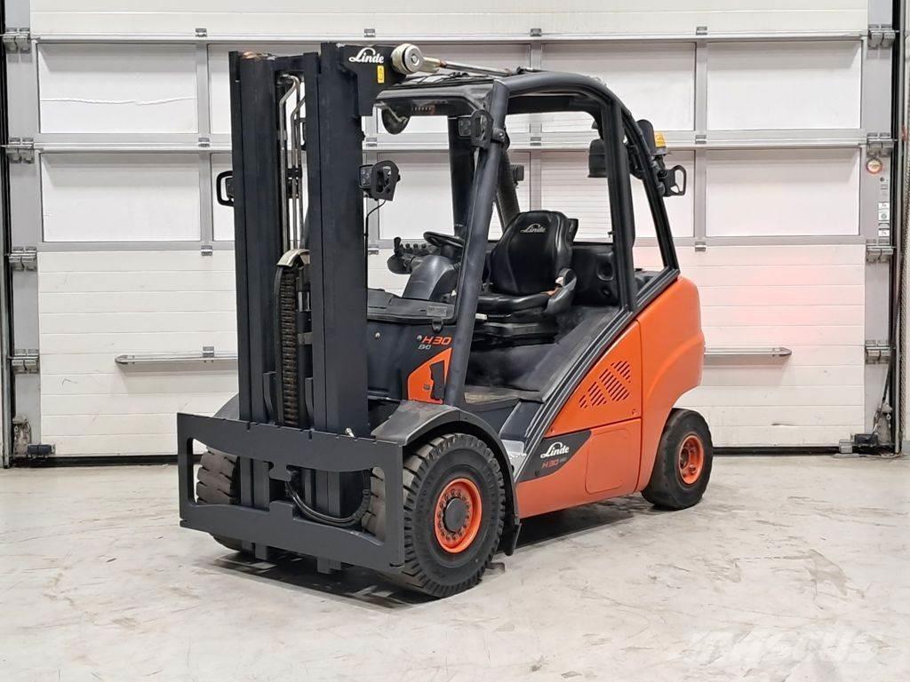Linde H30D-02 Tehnika ar dīzeļa dzinēju