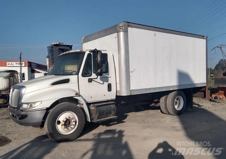 International 4300 Furgons