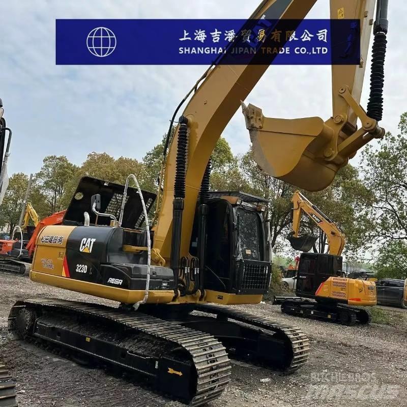 CAT 323 D Kāpurķēžu ekskavatori