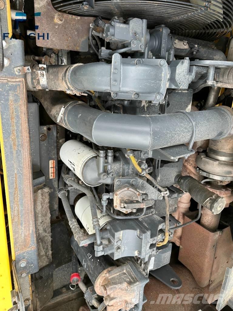 Komatsu PC 450-8 Kāpurķēžu ekskavatori