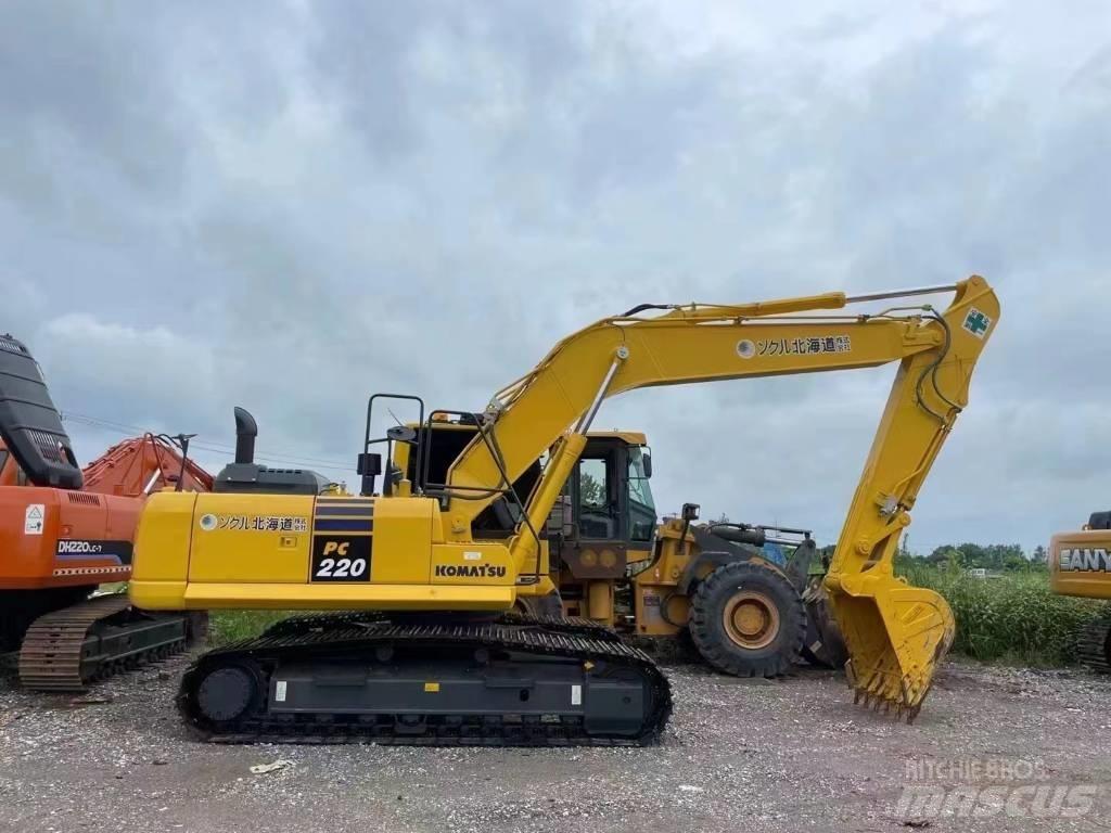 Komatsu PC220-8 Kāpurķēžu ekskavatori