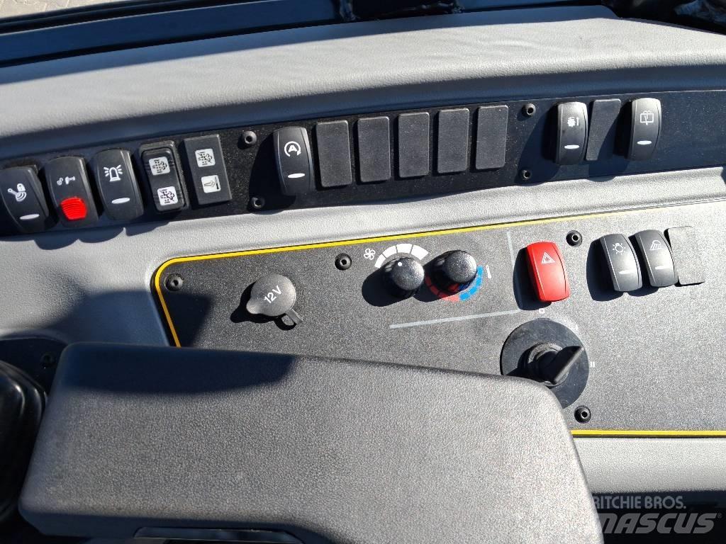 JCB 409 Iekrāvēji uz riteņiem