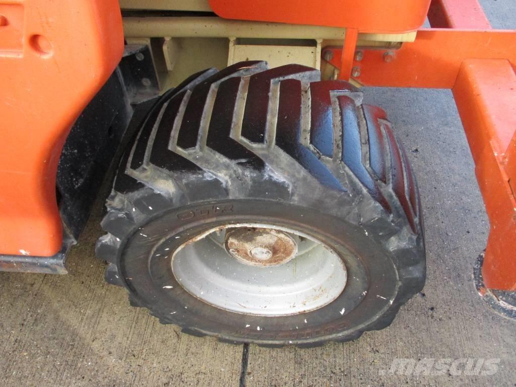 JLG 4394 RT Šķerveida pacēlāji