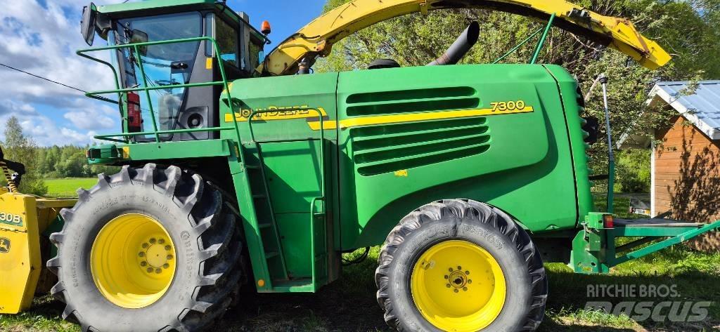 John Deere 7300 Lopbarības novācēji