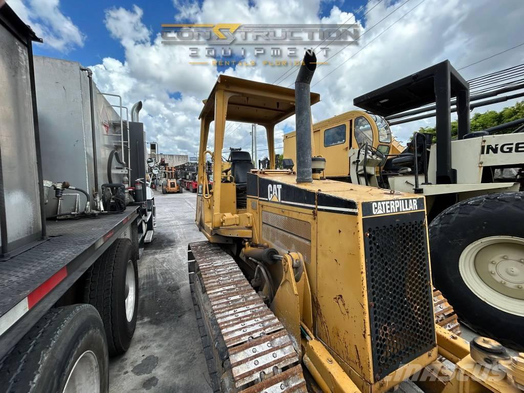 CAT D 3 C III Kāpurķēžu buldozeri