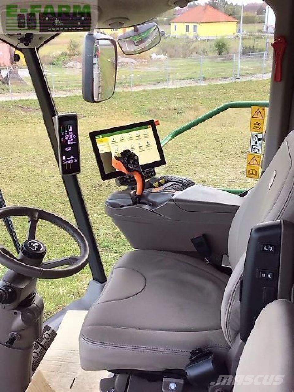 John Deere s 780 Ražas novākšanas kombaini