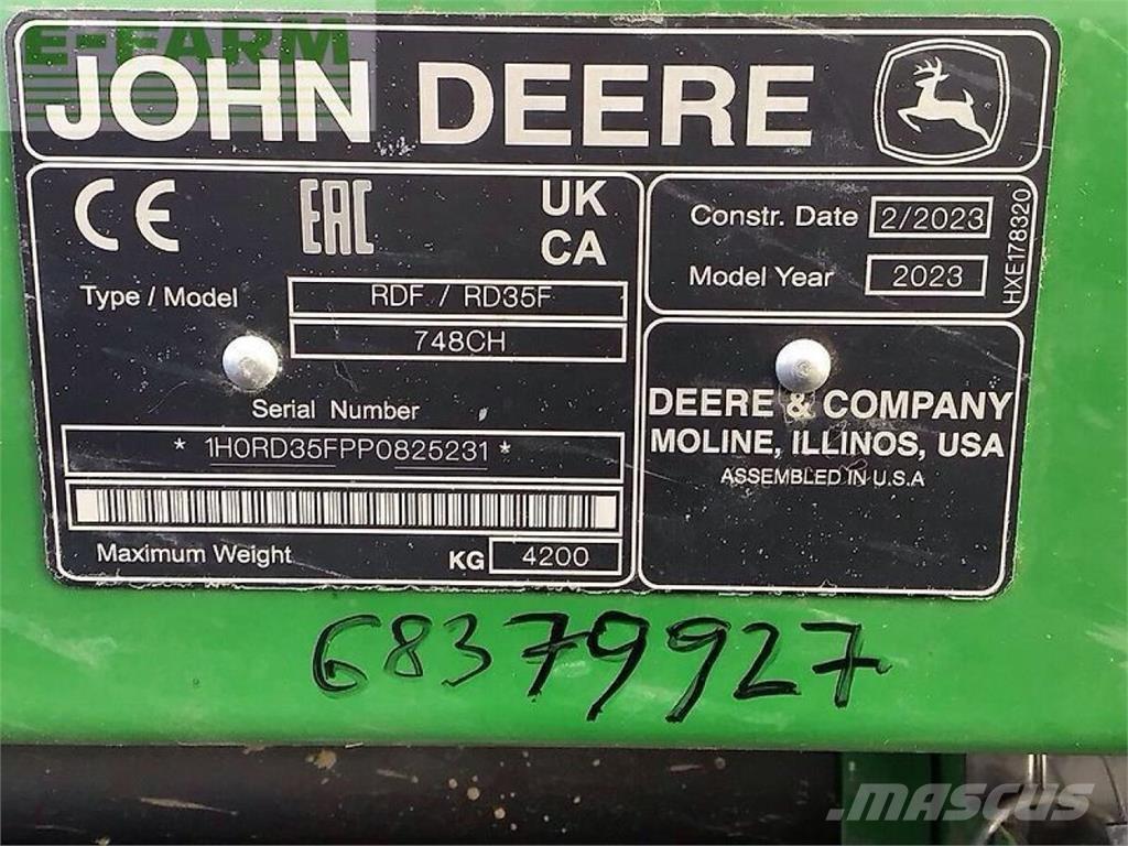 John Deere s 780 Ražas novākšanas kombaini