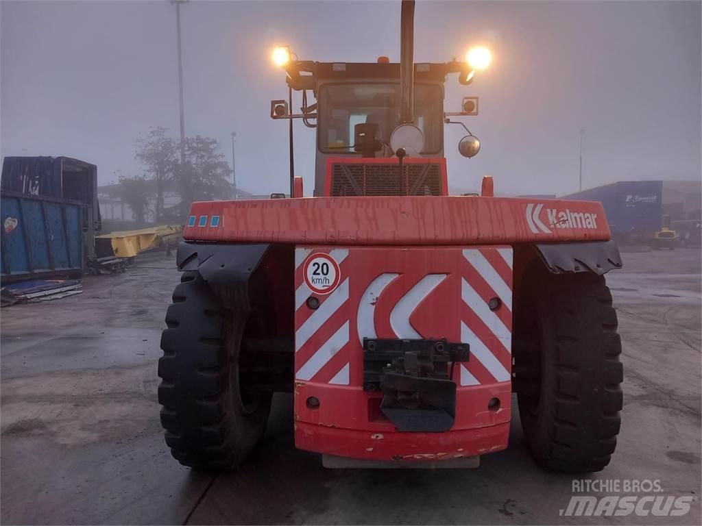 Kalmar DCD250-12 Tehnika ar dīzeļa dzinēju