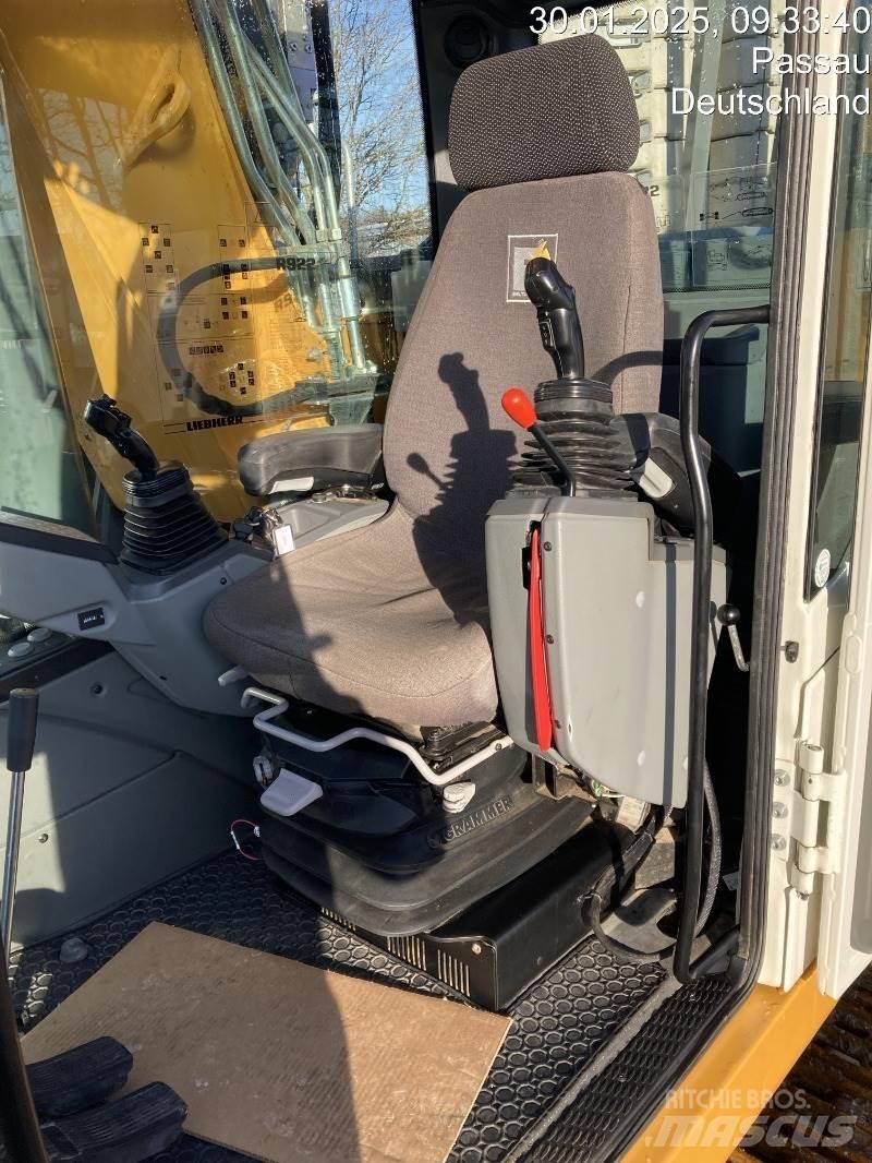 Liebherr R922 Kāpurķēžu ekskavatori