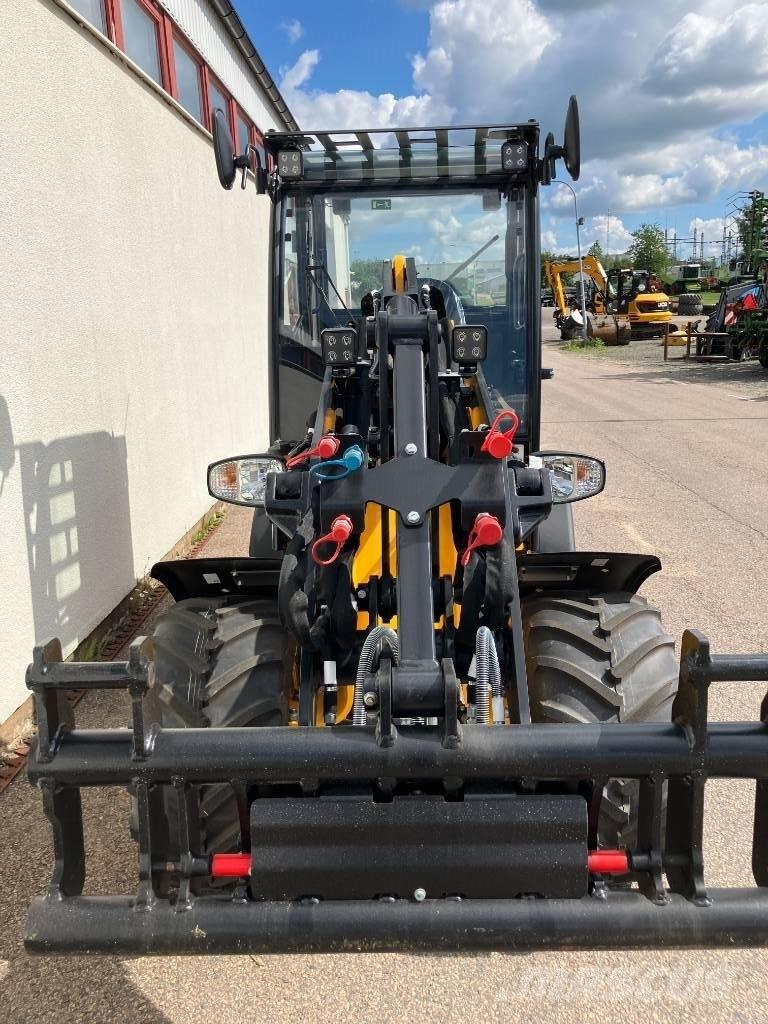 JCB 403 Mini iekrāvēji