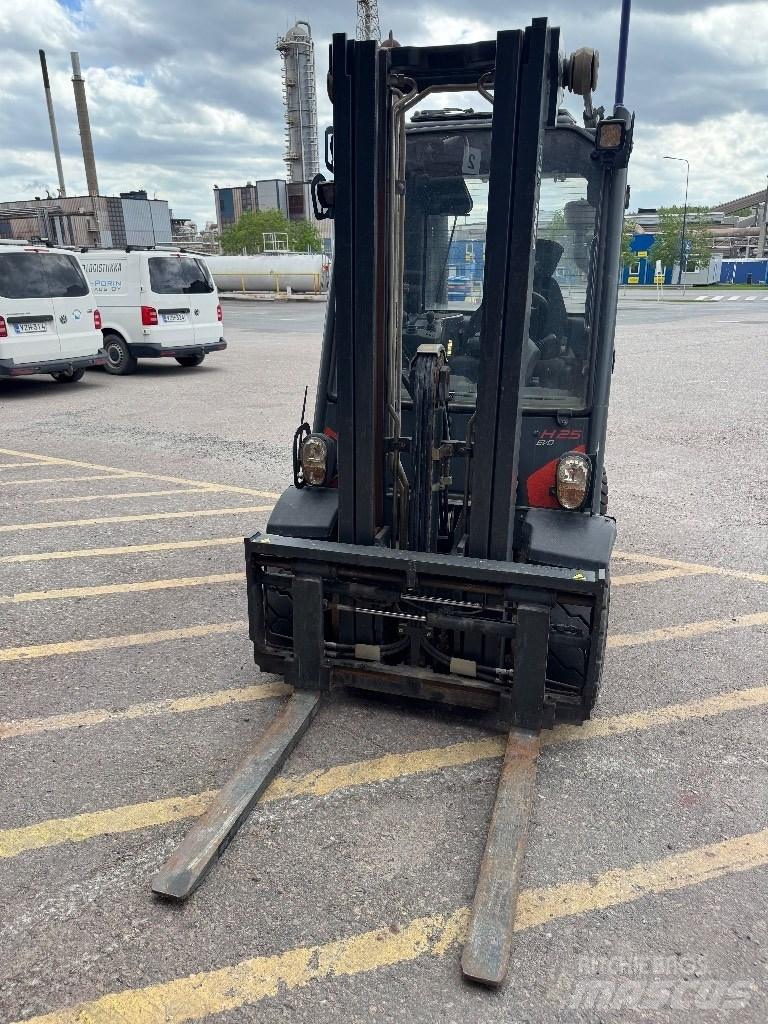 Linde H25D-02 Tehnika ar dīzeļa dzinēju