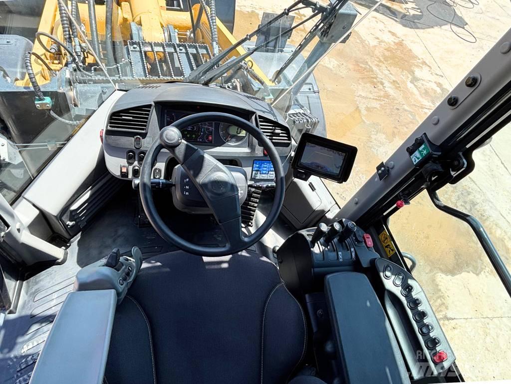 Komatsu WA380-8E0 Iekrāvēji uz riteņiem
