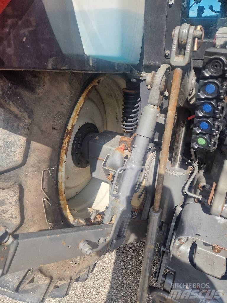 Valtra N143 Traktori