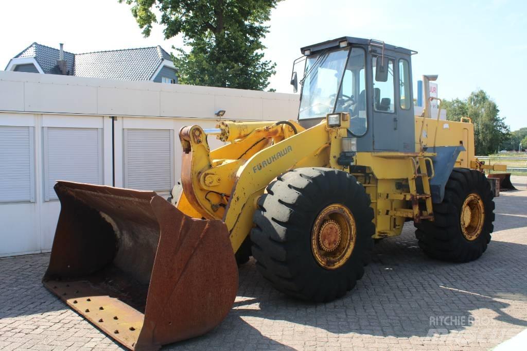 Furukawa 345 Iekrāvēji uz riteņiem