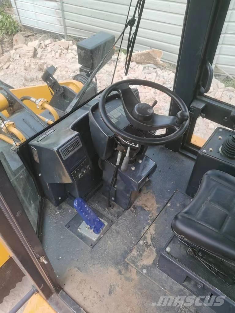 LiuGong 835 H Iekrāvēji uz riteņiem