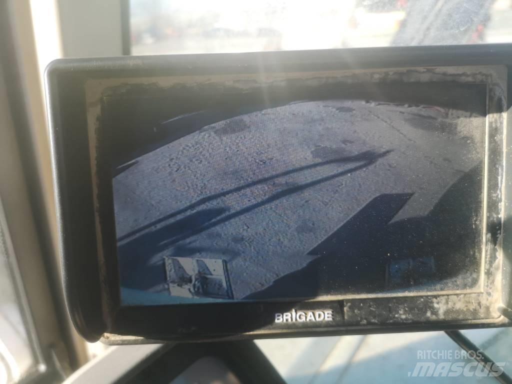 CASE WX 125 Ekskavatori uz riteņiem