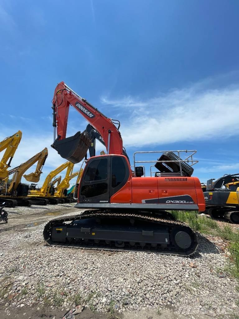Doosan DX 300 LC Kāpurķēžu ekskavatori
