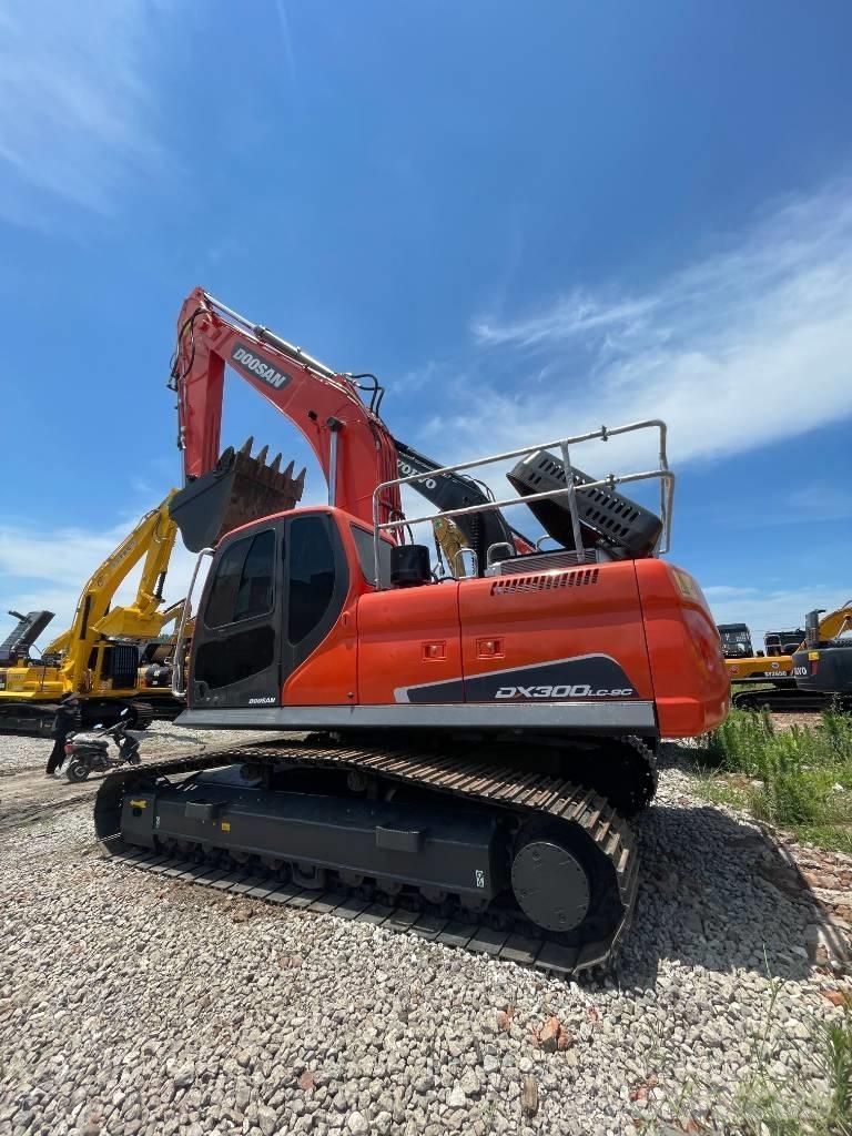 Doosan DX 300 LC Kāpurķēžu ekskavatori