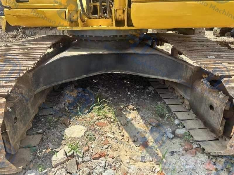 Komatsu PC220-7 Kāpurķēžu ekskavatori