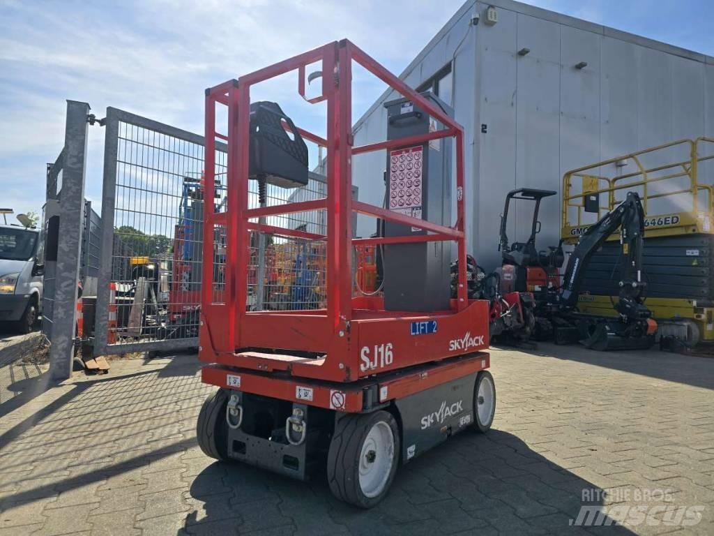 SkyJack SJ 16 Vertikālie pacēlāji
