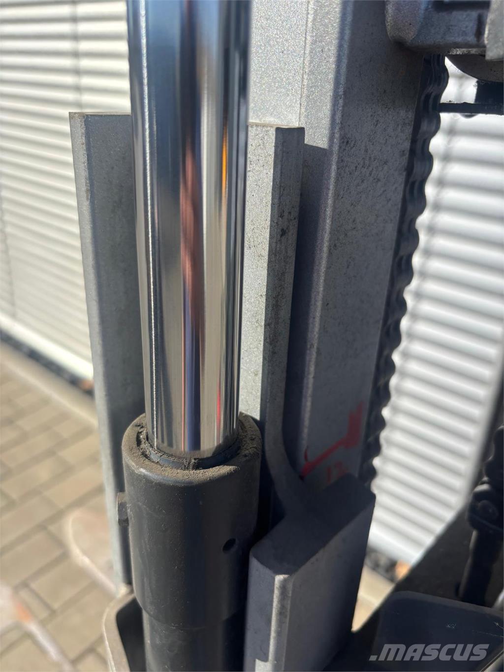 Still EXV12 Pašgājēji krautnētāji