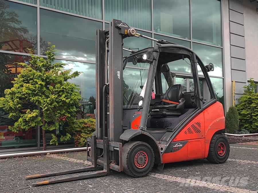 Linde H25D-02 Tehnika ar dīzeļa dzinēju