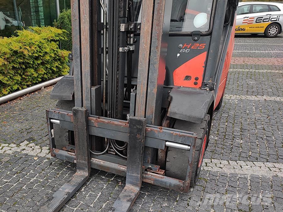 Linde H25D-02 Tehnika ar dīzeļa dzinēju