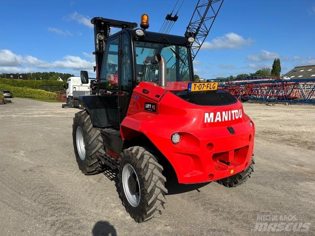 Manitou M 30.4 Apvidus autokrāvējs