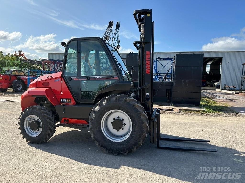 Manitou M 30.4 Apvidus autokrāvējs