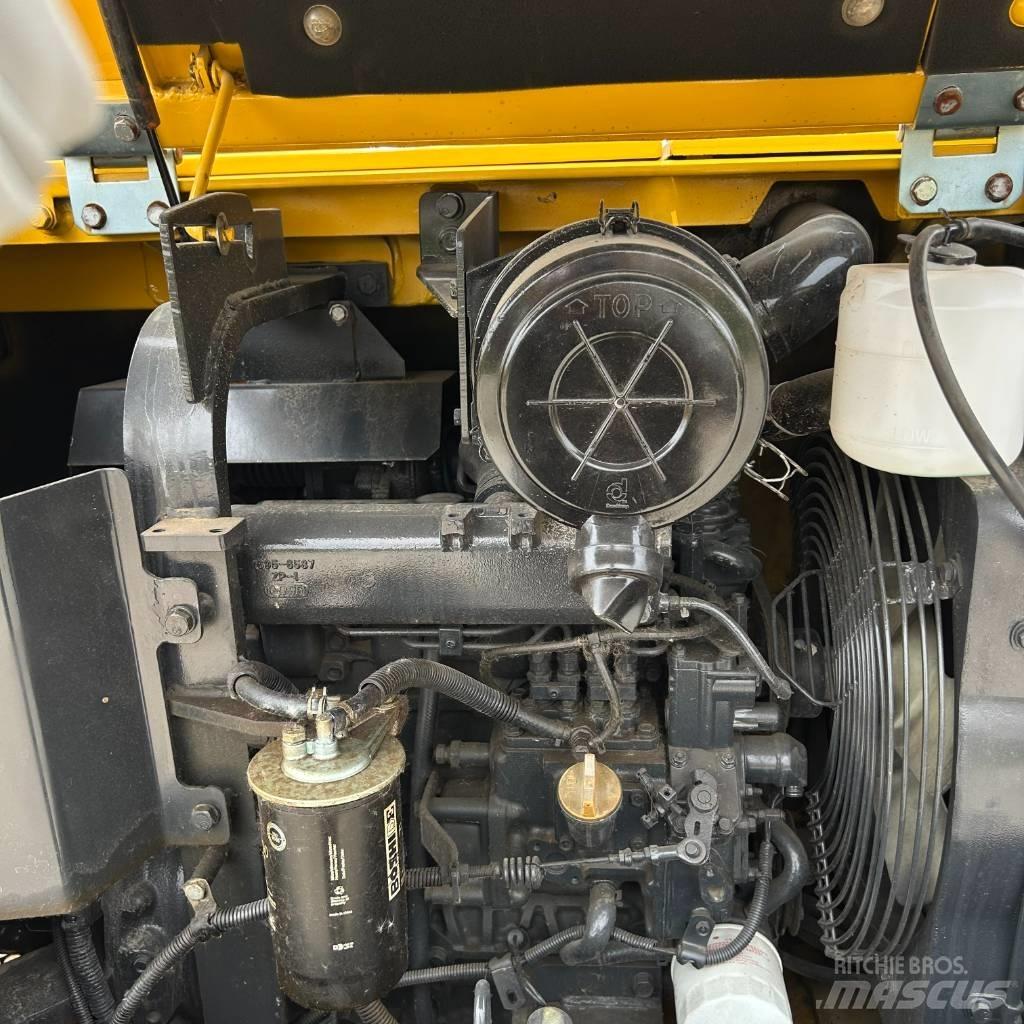 Komatsu 56-7 Kāpurķēžu ekskavatori