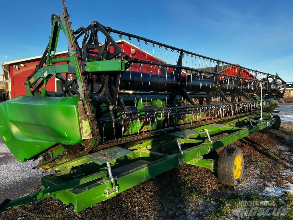 John Deere S 680 i Ražas novākšanas kombaini