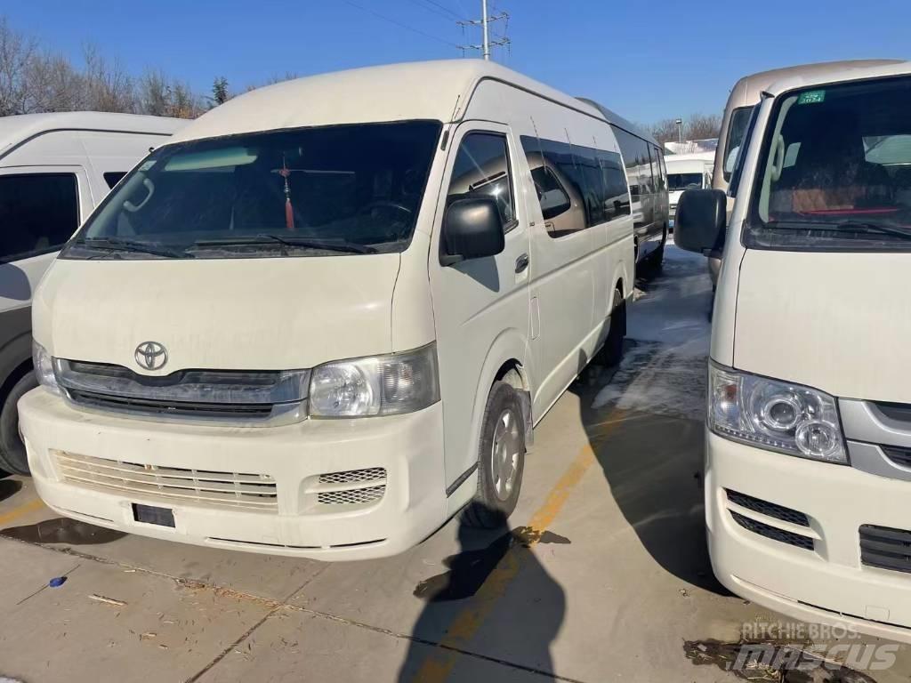Toyota Hiace Starppilsētu autobusi