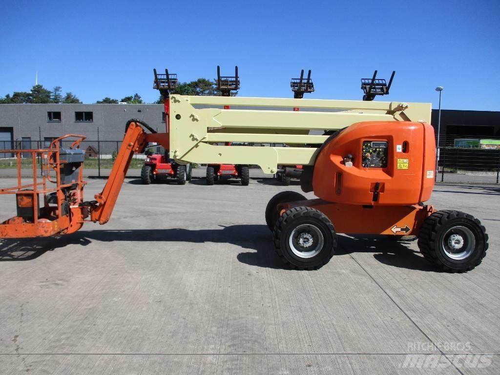 JLG 450 AJ (895) Kompakts pacēlājs ar rotējošu strēli