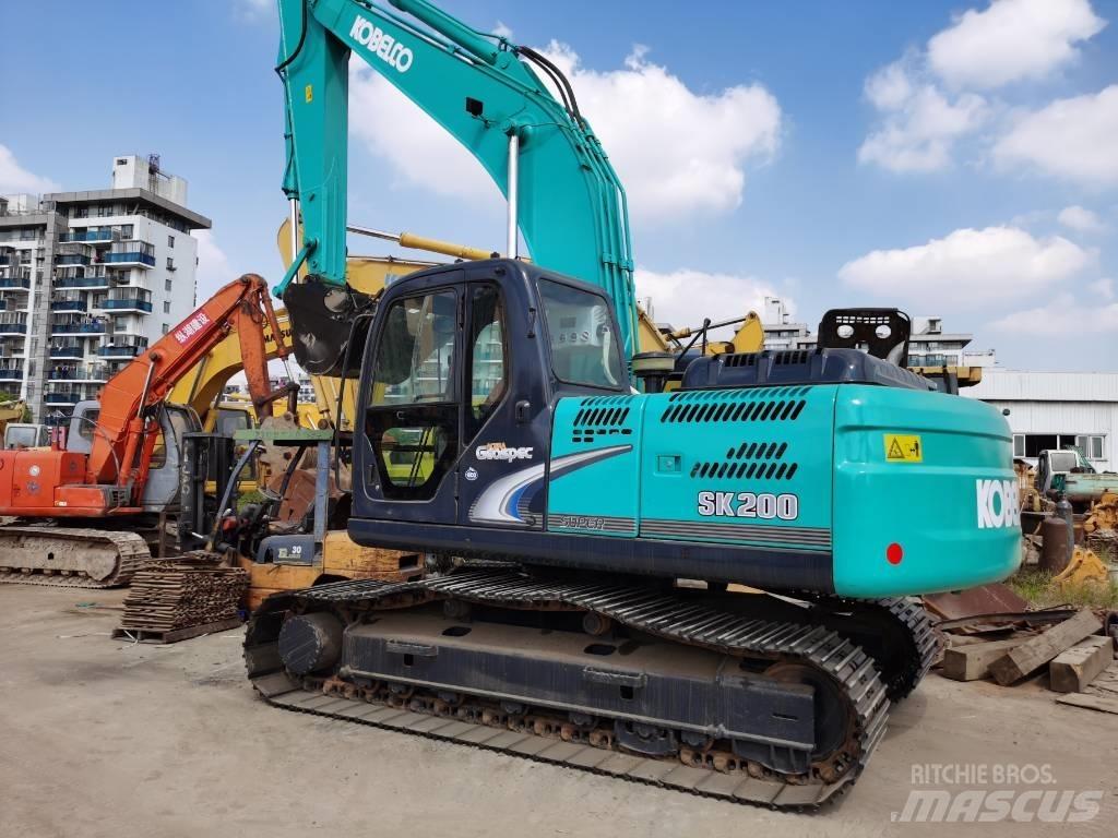 Kobelco SK 200 Kāpurķēžu ekskavatori