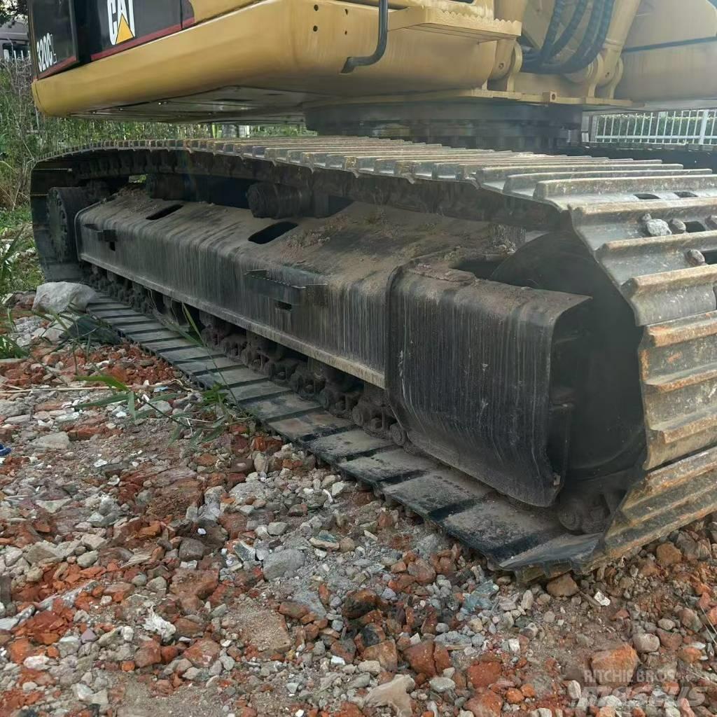 CAT 320 C Kāpurķēžu ekskavatori