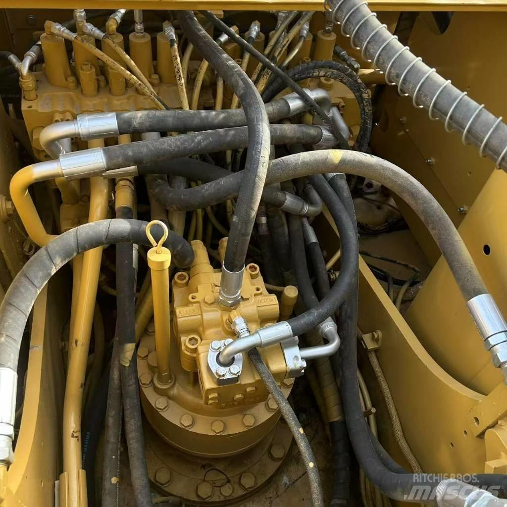 CAT 320 C Kāpurķēžu ekskavatori