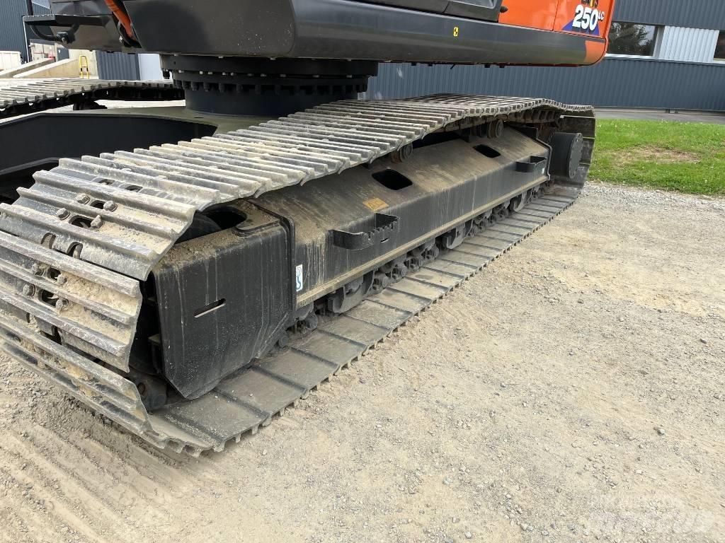 Hitachi ZX250LC-6 Kāpurķēžu ekskavatori